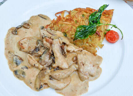 At the table: Ris de veau aux morilles At the table: Ris de veau aux morilles