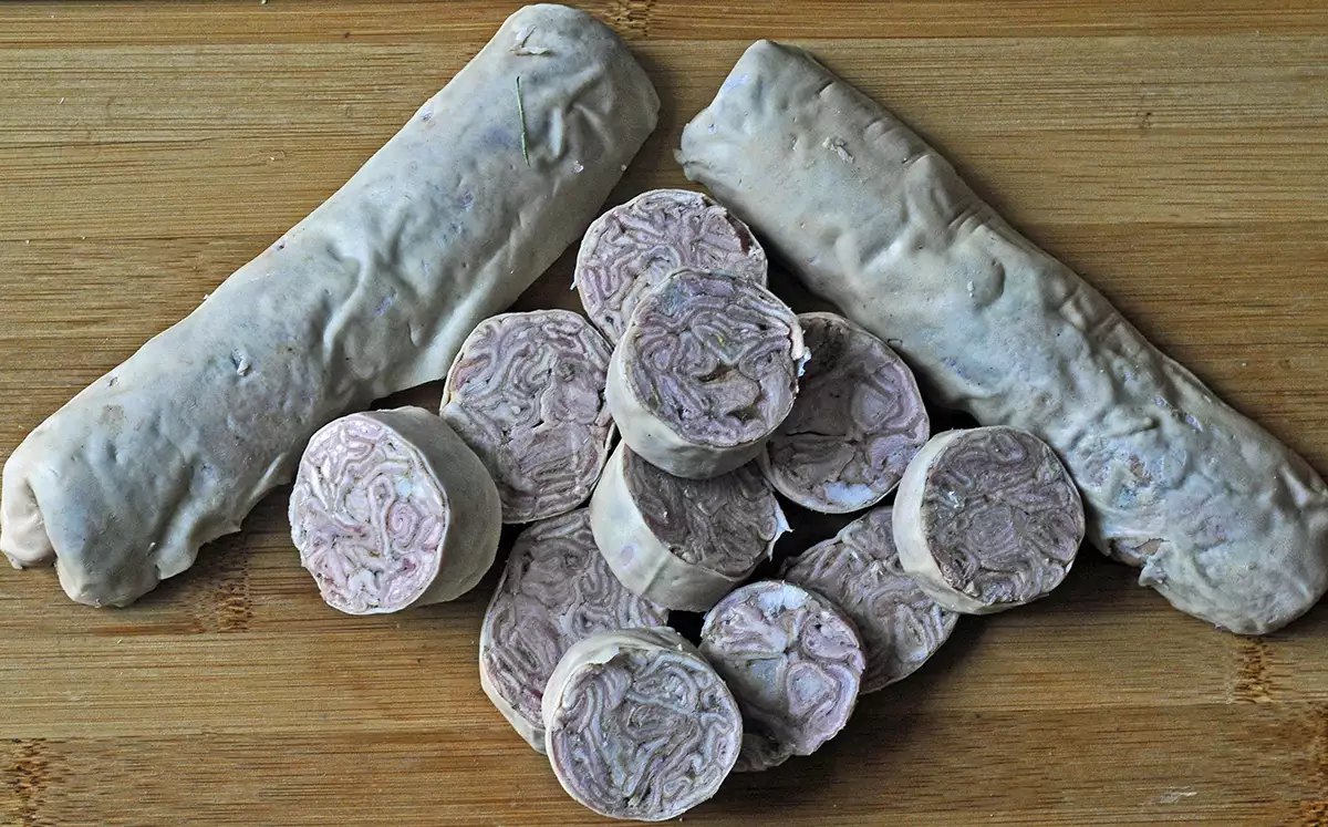 At the table: <em>Andouillettes de Troyes sauce Chaource</em> At the table: <em>Andouillettes de Troyes sauce Chaource</em>